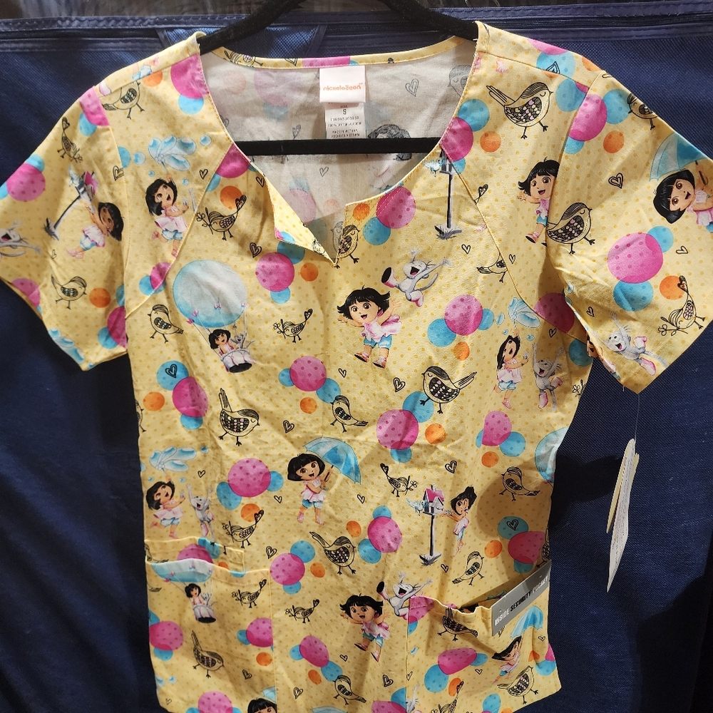NWT Nickelodeon Dora The Explorer Scrubs